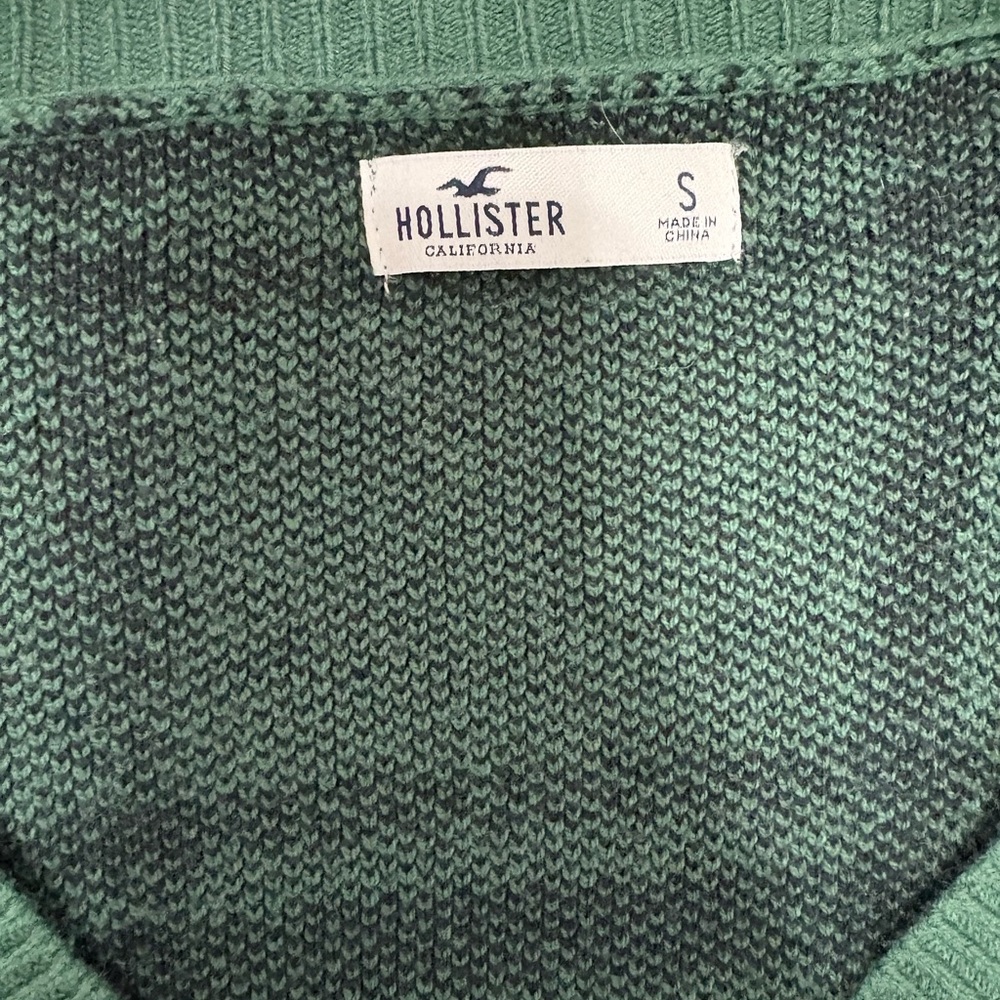 Hollister Green and Black Plaid Cardigan Small - Picture 2 of 3
